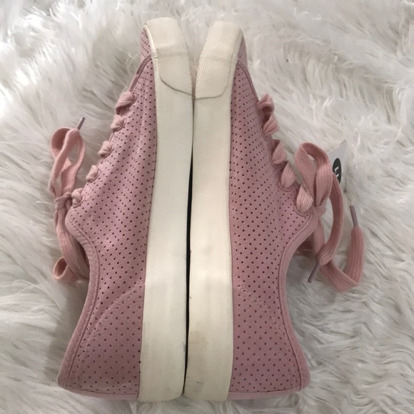 New! Universal Thread - Picture 4 of 8